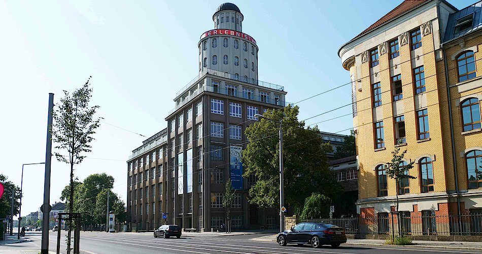 Ansicht der Technischen Sammlungen Dresden mit dem Ernemannturm