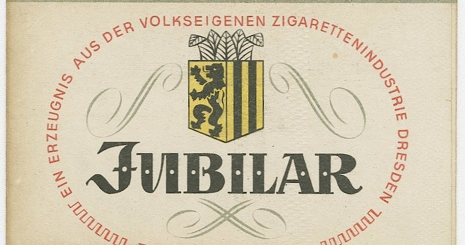 Zigarettenschachtel der Marke „Jubilar“, Aufgelegt zum 750jährigen Stadtjubiläum von Dresden 1956, Stadtmuseum Dresden, SMD_SD_2015_00299.